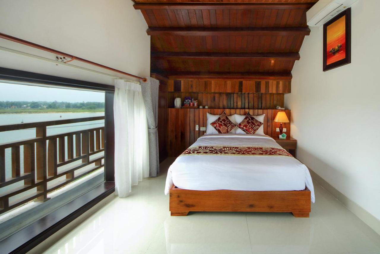 Threeway Riverside Villa Hoi An Exterior photo