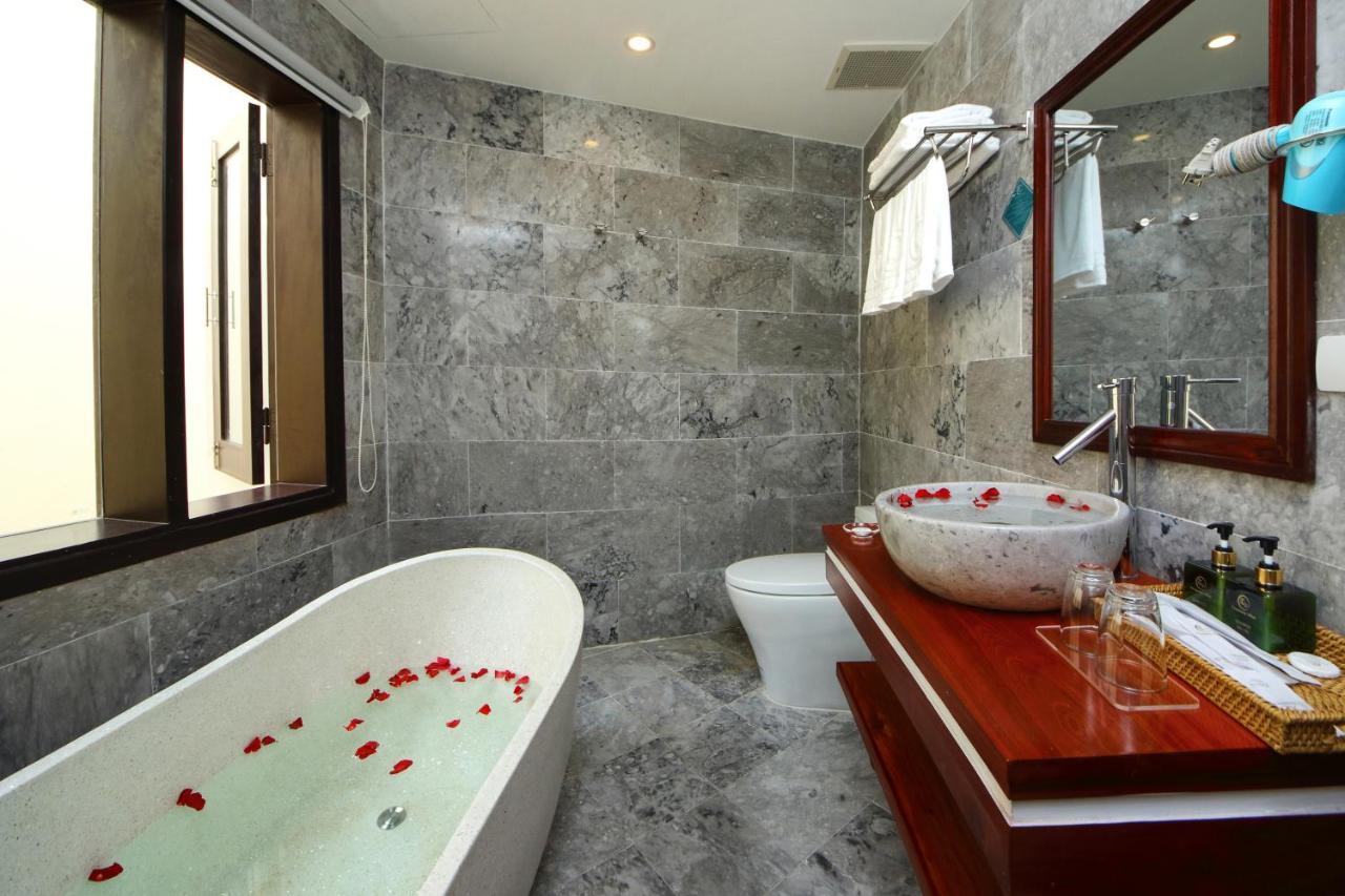 Threeway Riverside Villa Hoi An Exterior photo